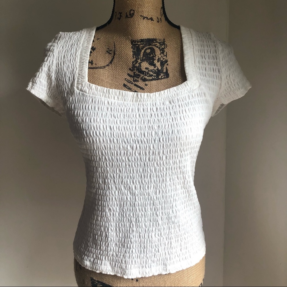 ☕️ White square neckline top from Anthropologie